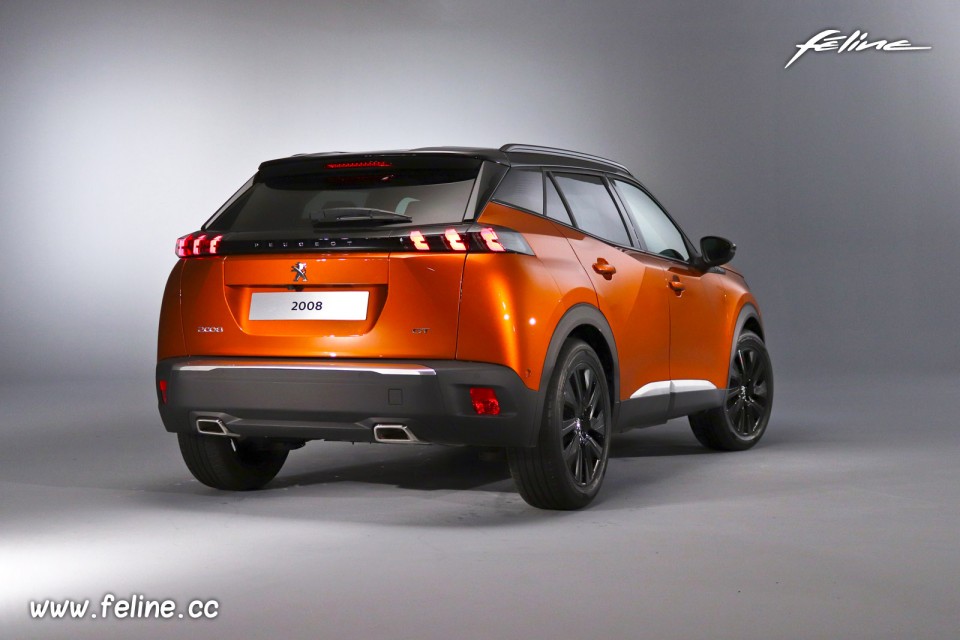 Photo 3/4 arrière Peugeot 2008 II GT Orange Fusion (2019)