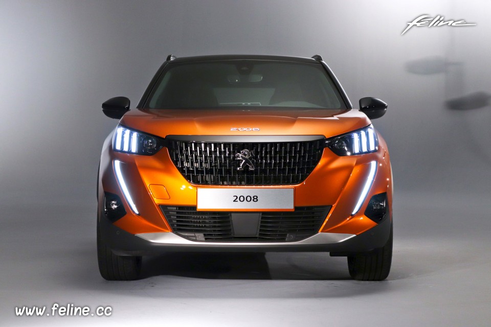 Photo face avant Peugeot 2008 II GT Orange Fusion (2019)