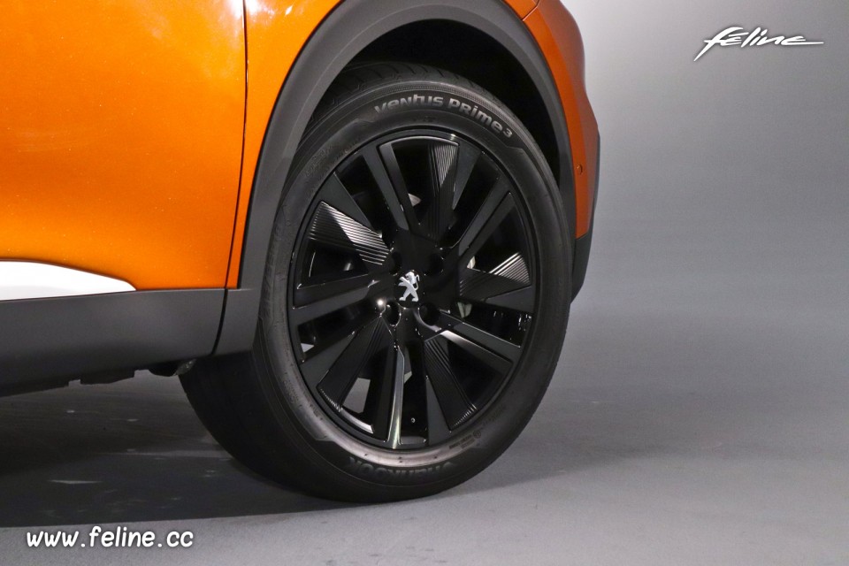 Photo jante aluminium Evissa noire 18 Peugeot 2008 II GT Orange