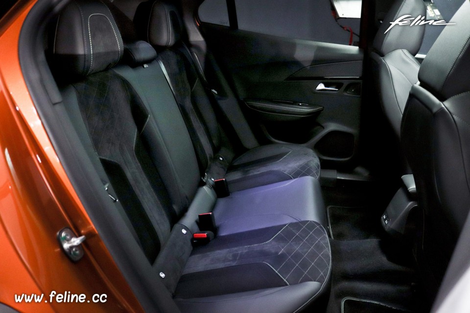 Photo banquette arrière Alcantara Peugeot 2008 II GT (2019)