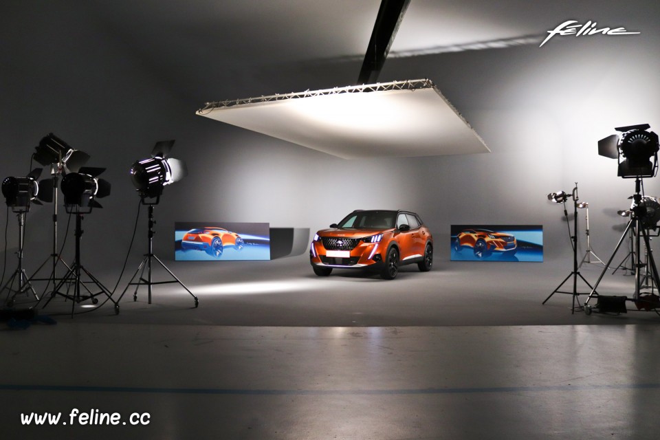 Photo shooting studio Peugeot 2008 II GT Orange Fusion (2019)