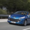 Photo face avant dynamique Peugeot 207 CC Bleu Neysha phase 1 (2007) - 1-003