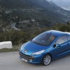 Photo aérienne 3/4 avant statique Peugeot 207 CC Bleu Neysha phase 1 (2007) - 1-009