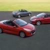 Photo Peugeot 206 CC Gris Fer, 307 CC Rouge Babylone et 207 CC Rouge Aden phase 1 (2007) - 1-027