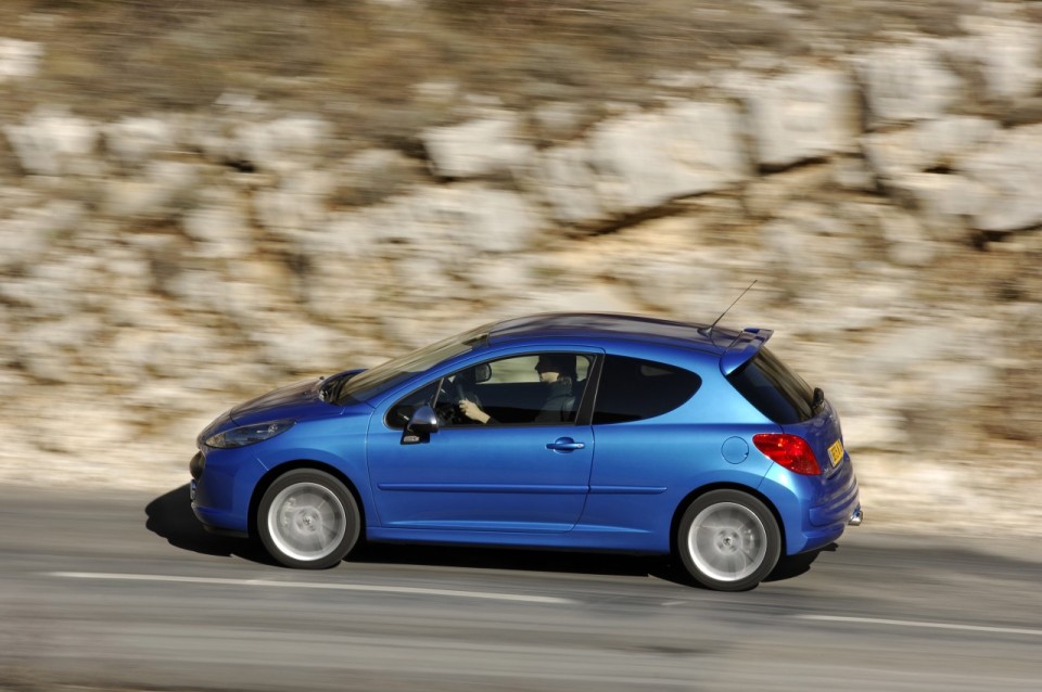 Photo profil dynamique Peugeot 207 RC Bleu Récife phase 1 (2007) - 1-009