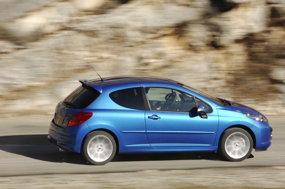 Photo route Peugeot 207 RC Bleu Récife phase 1 (2007) - 1-010