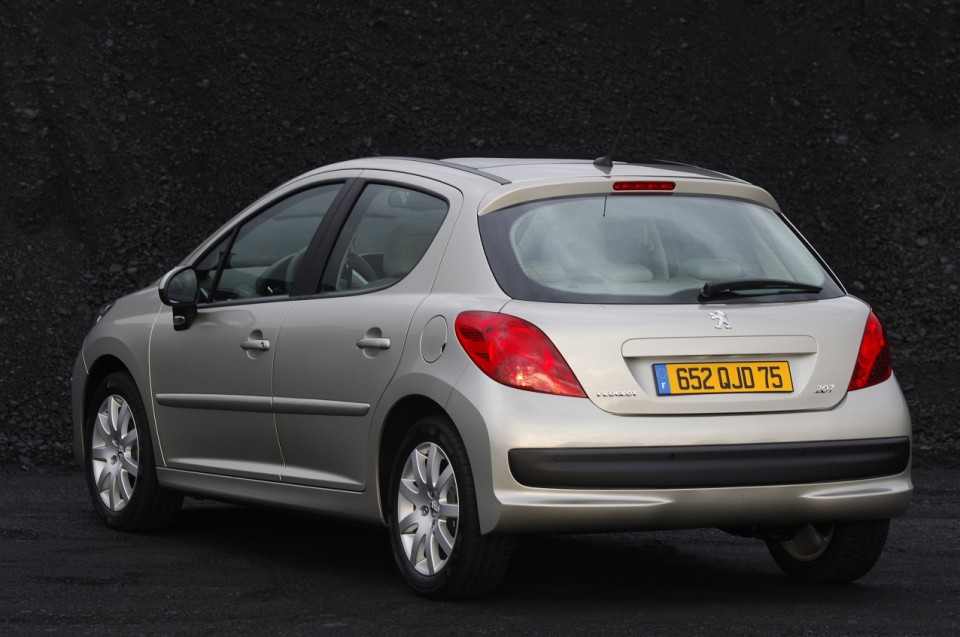 Photo 3/4 arrière Peugeot 207 Executive Pack Gris Aluminium phase 1 (2006) - 1-008