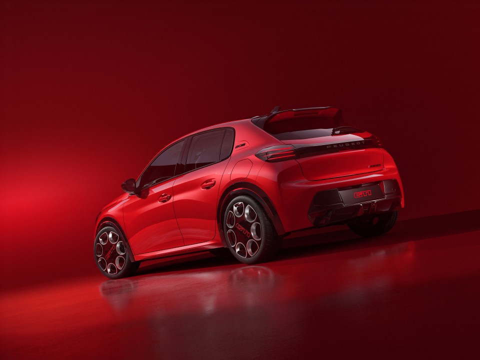 Photo 3/4 arrière Peugeot e 208 GTi II (2025)