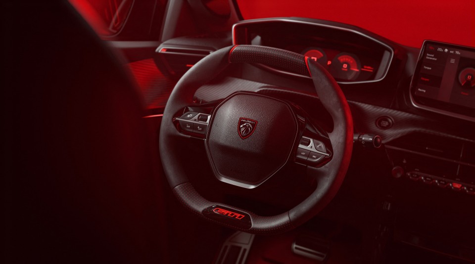 Photo volant cuir Alcantara Peugeot e 208 GTi II (2025)
