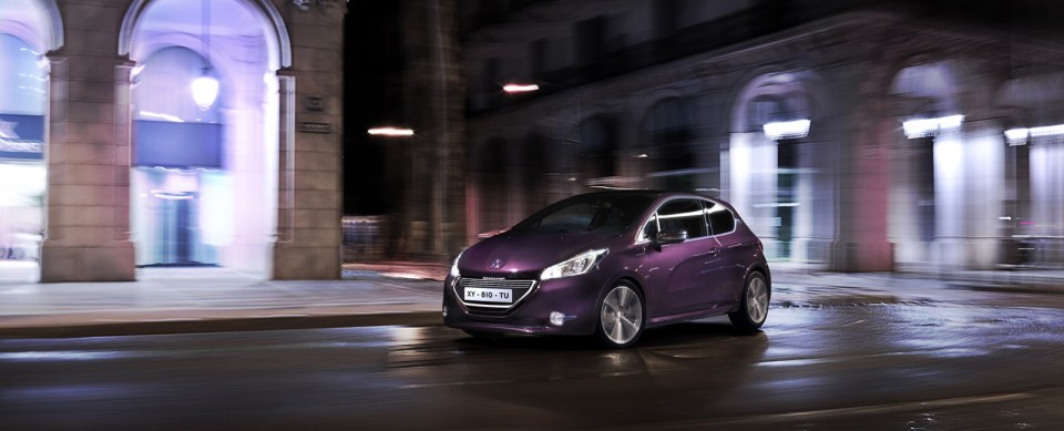 Photo nuit Peugeot 208 XY I Purple Night (2013) - 1-006