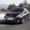 Photo 3/4 avant dynamique Peugeot 208 XY I Purple Night (2013) - 1-012