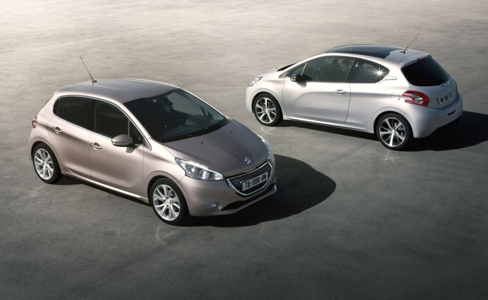 Peugeot 208 I Allure Blossom Grey et Peugeot 208 I Ice Velvet - 1-005