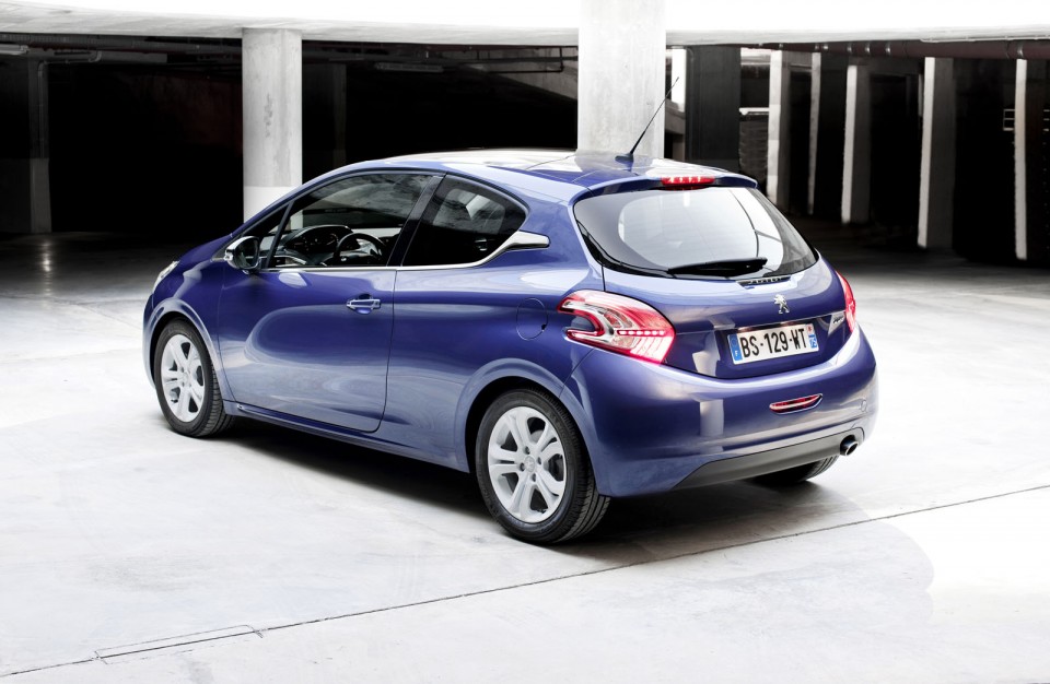 3/4 arrière Peugeot 208 I Allure Bleu Virtuel - 1-023