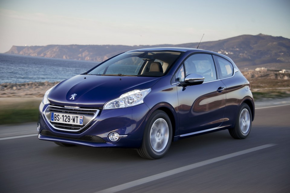 Photo route Peugeot 208 I Allure Bleu Virtuel - 1-027