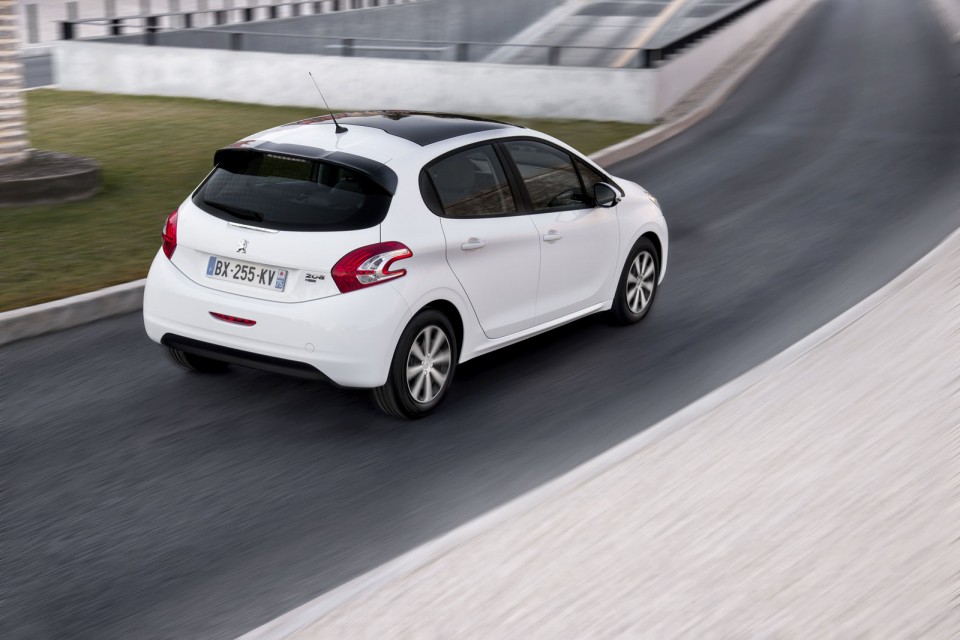 Peugeot 208 I Active Blanc Banquise "Blue Lion"  - 1-031