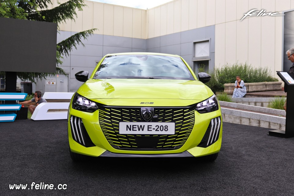 Photo face avant Peugeot e-208 II restylée - Présentation officielle (2023)