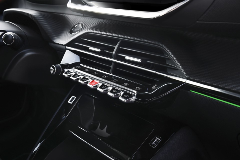 Photo console centrale Peugeot e-208 II GT (2019)