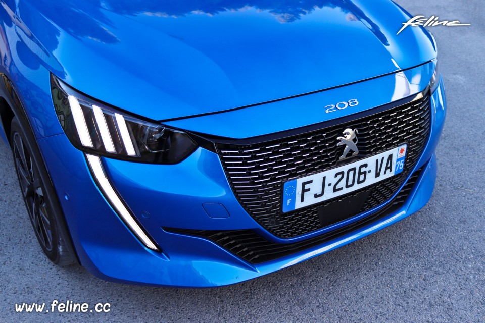 Photo bouclier avant Peugeot 208 II GT Line (2019)