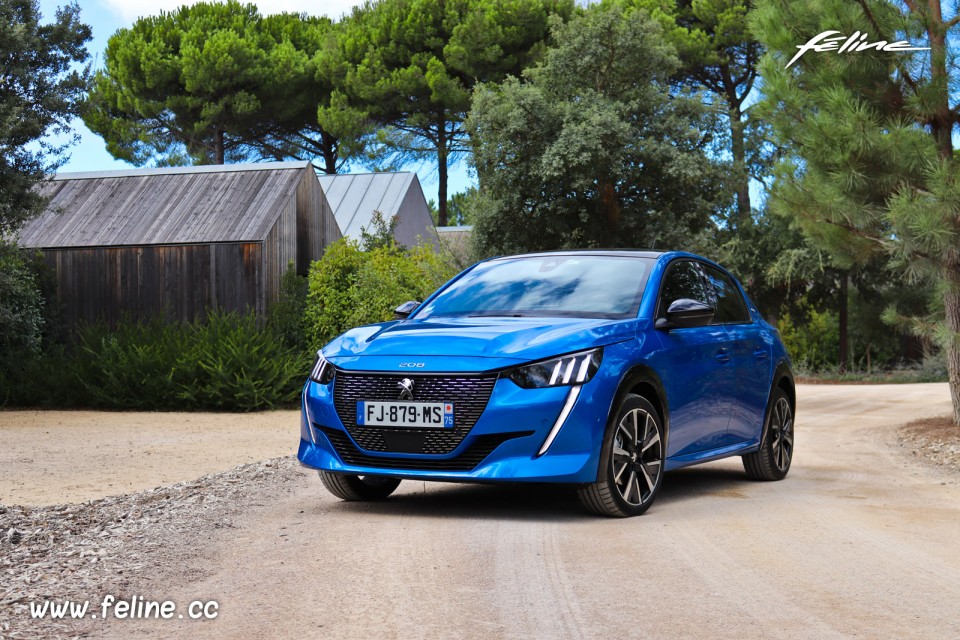 Photo 3/4 avant Peugeot 208 II GT Line (2019)