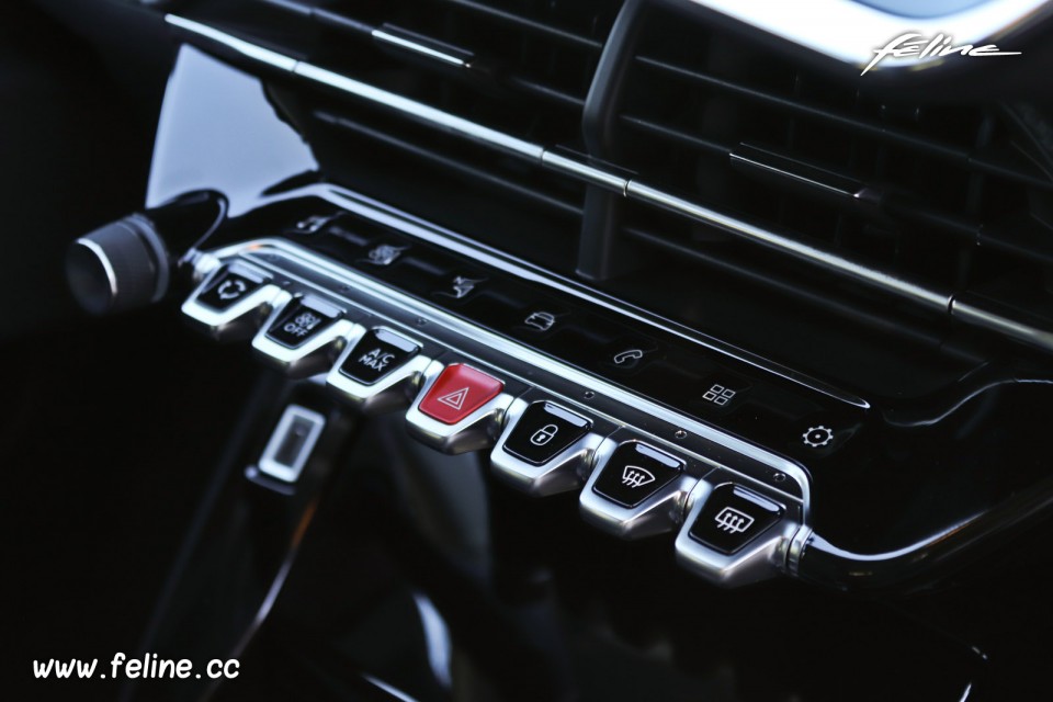 Photo touches tactiles nouvelle Peugeot 208 II Allure (2019)