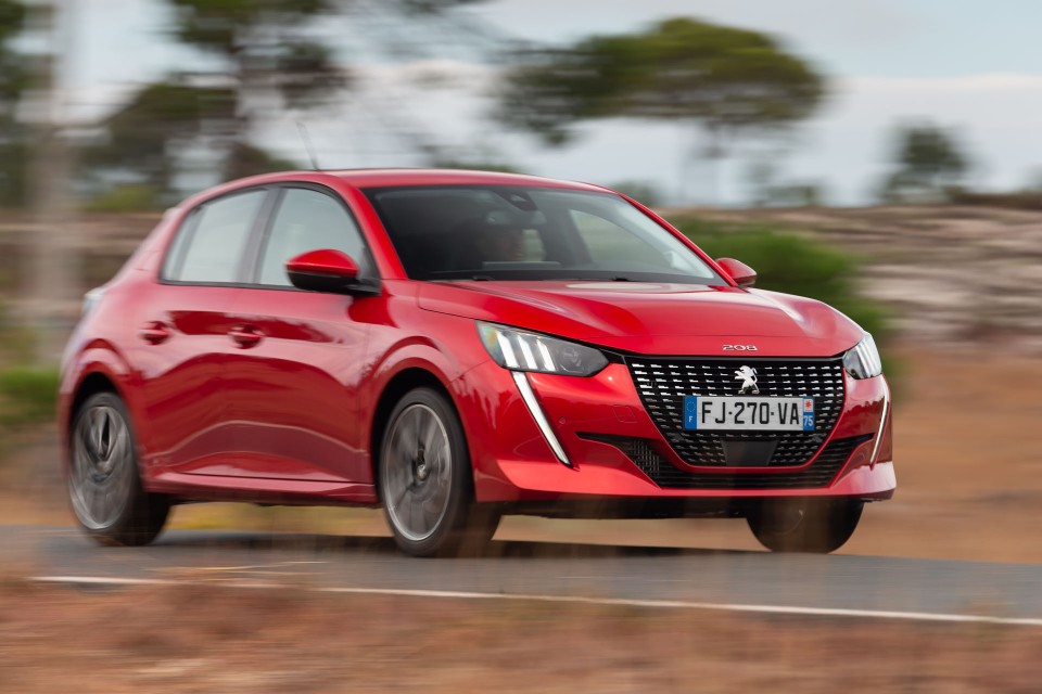 Photo officielle Peugeot 208 II Allure Rouge Elixir - Essais pre