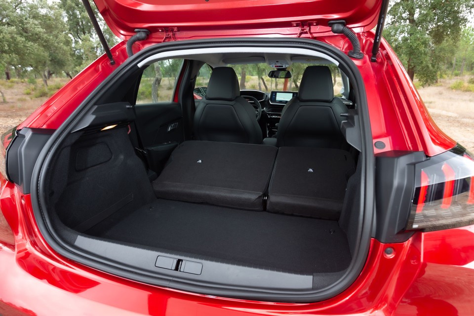 Photo officielle Peugeot 208 II Allure Rouge Elixir - Essais pre