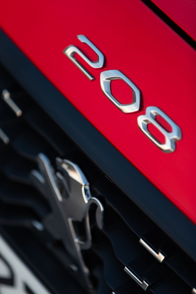 Photo officielle Peugeot 208 II Allure Rouge Elixir - Essais pre