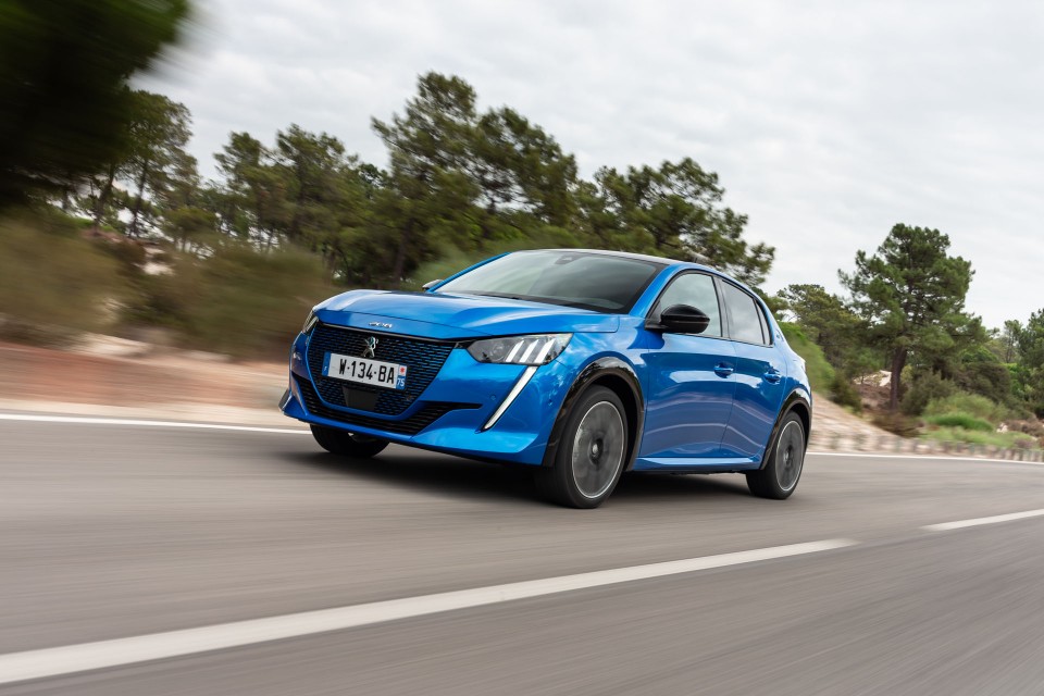 Photo officielle Peugeot e-208 GT Bleu Vertigo - Essais presse 2