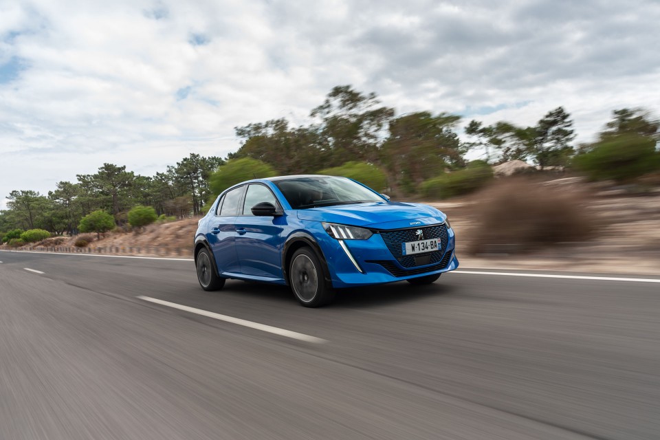 Photo officielle Peugeot e-208 GT Bleu Vertigo - Essais presse 2