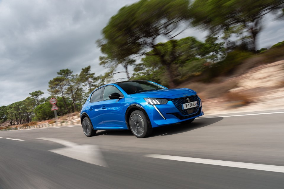 Photo officielle Peugeot e-208 GT Bleu Vertigo - Essais presse 2
