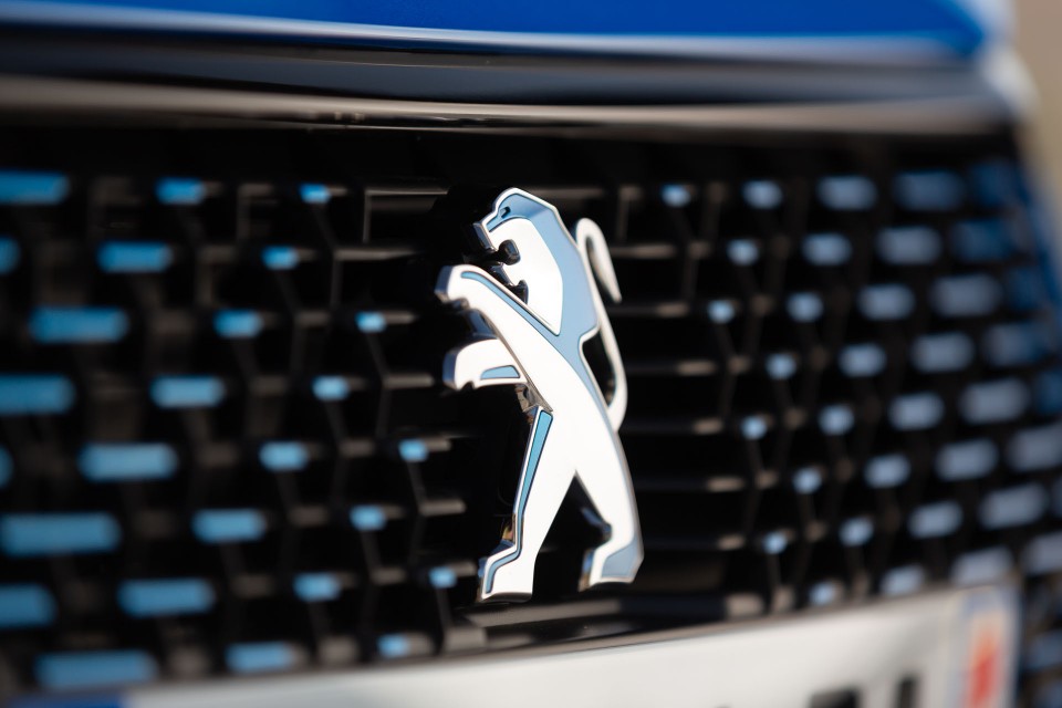 Photo officielle Peugeot e-208 GT Bleu Vertigo - Essais presse 2