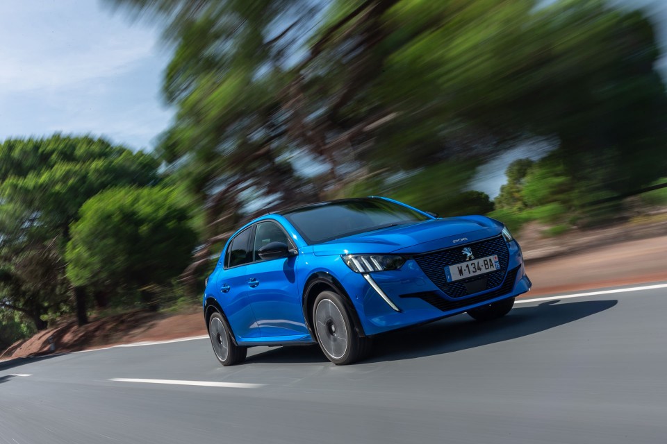 Photo officielle Peugeot e-208 GT Bleu Vertigo - Essais presse 2