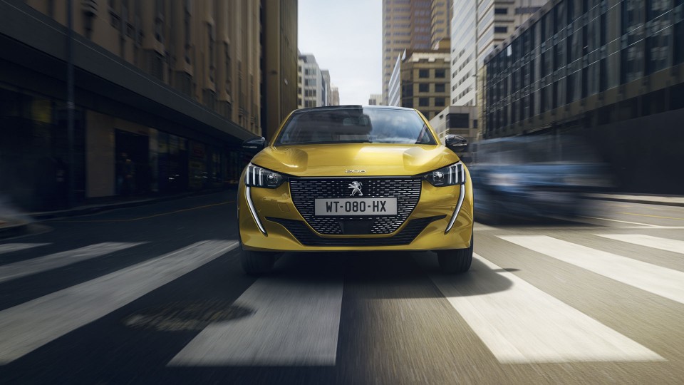 Photo face avant dynamique Peugeot 208 II GT Line (2019)