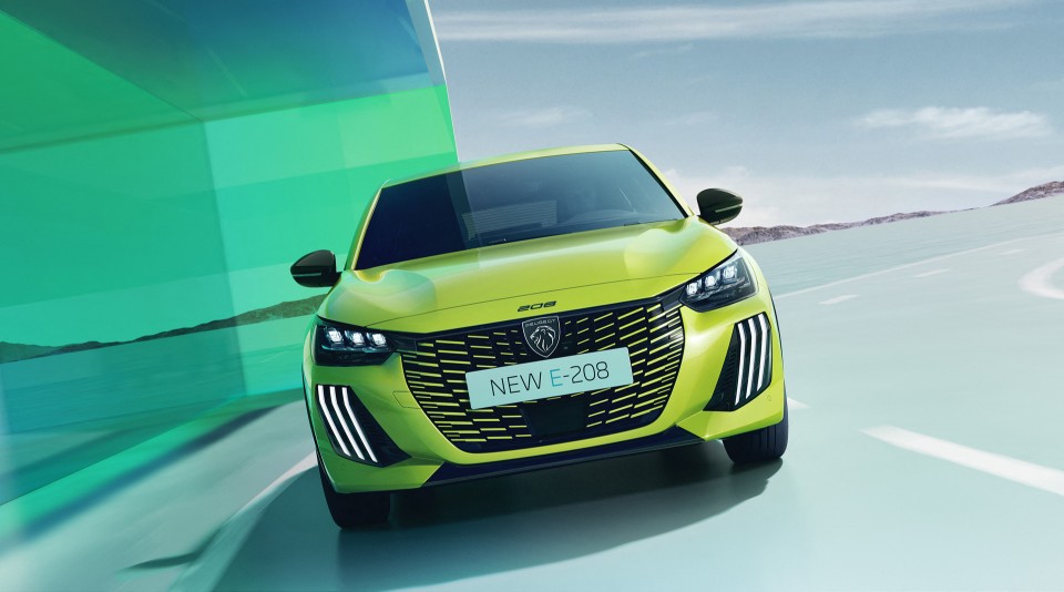 Photo dynamique Peugeot e-208 II restylée (2023)
