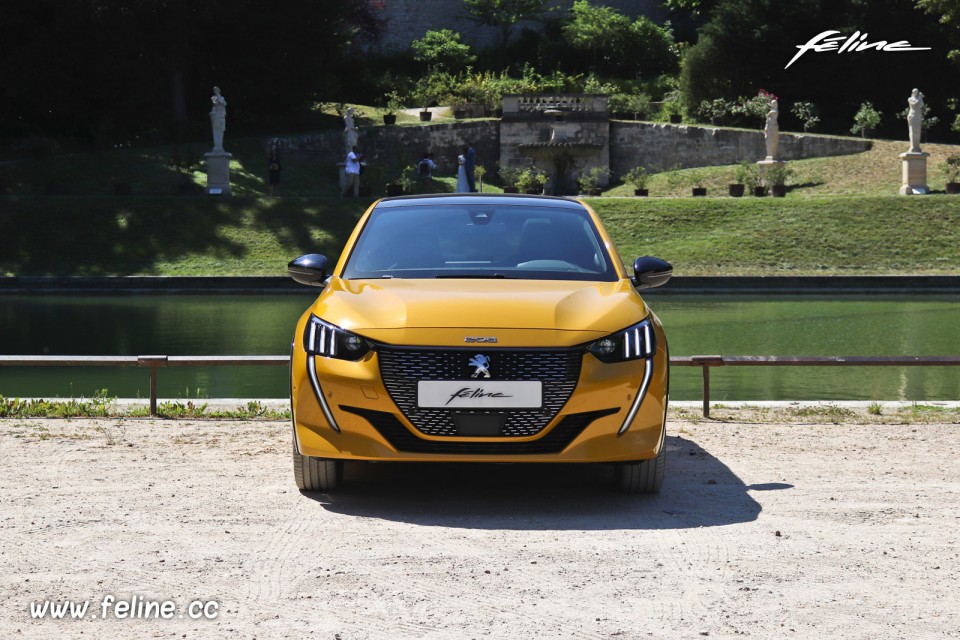 Photo face avant Peugeot 208 II GT Line Jaune Faro (2019)