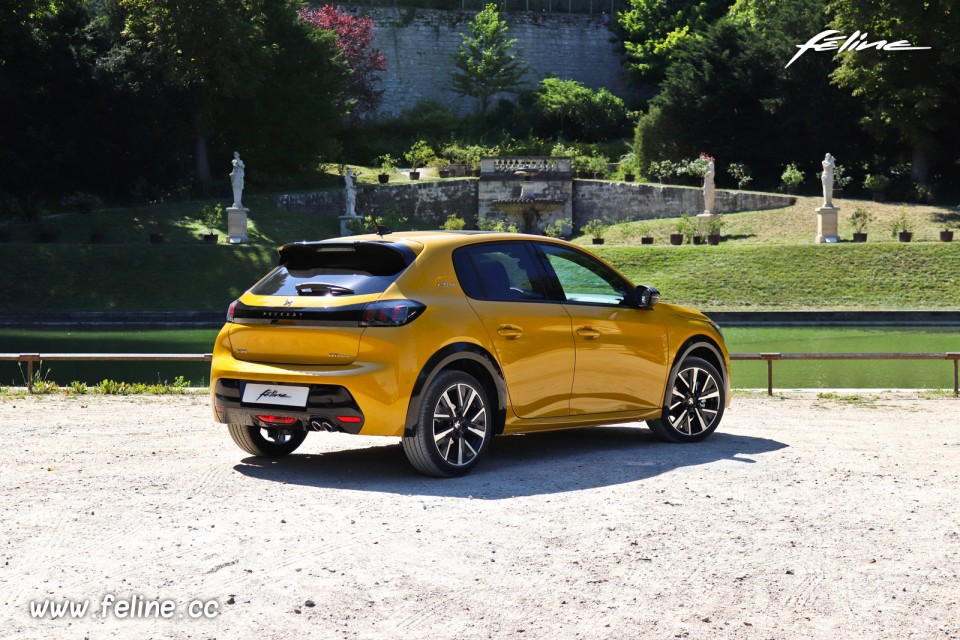 Photo 3/4 arrière Peugeot 208 II GT Line Jaune Faro (2019)