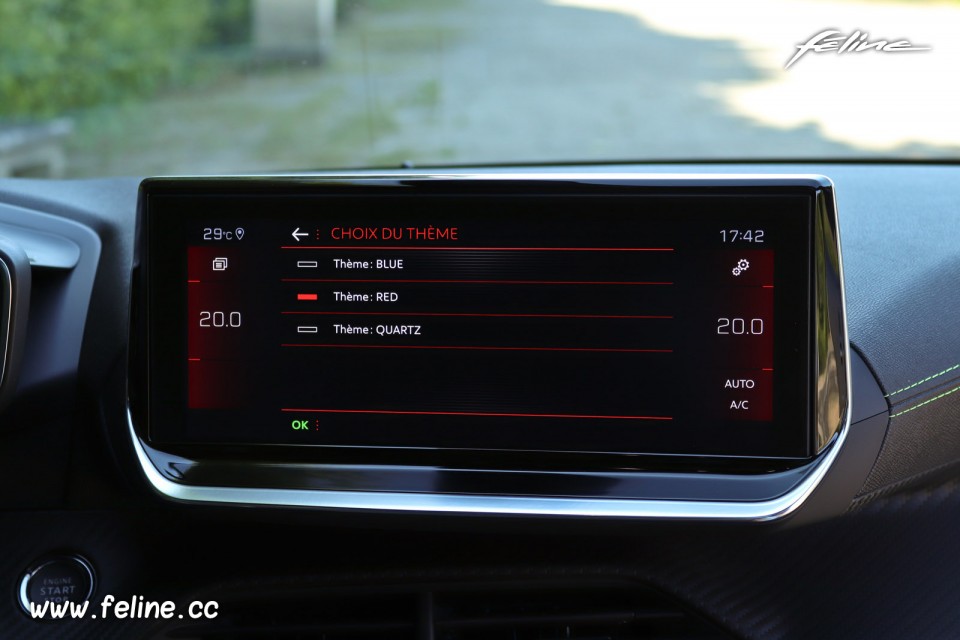 Photo thèmes couleur écran tactile Peugeot 208 II GT Line (201