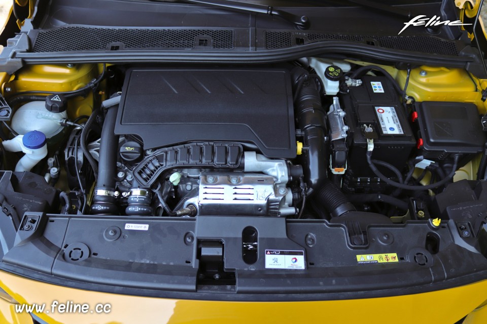 Photo moteur essence 1.2 PureTech 130 trois cylindres Peugeot 20