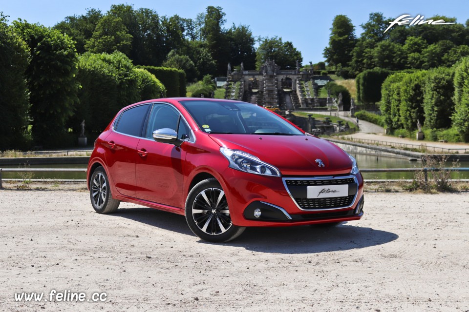 Photo 3/4 avant Peugeot 208 I Allure Rouge Elixir (2018)