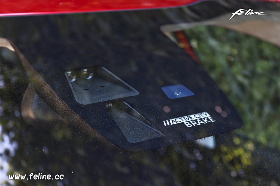 Photo Active City Brake Peugeot 208 I Allure (2018)