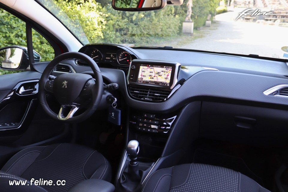 Photo intérieur tissu maille 3D Techmat Peugeot 208 I Allure (2