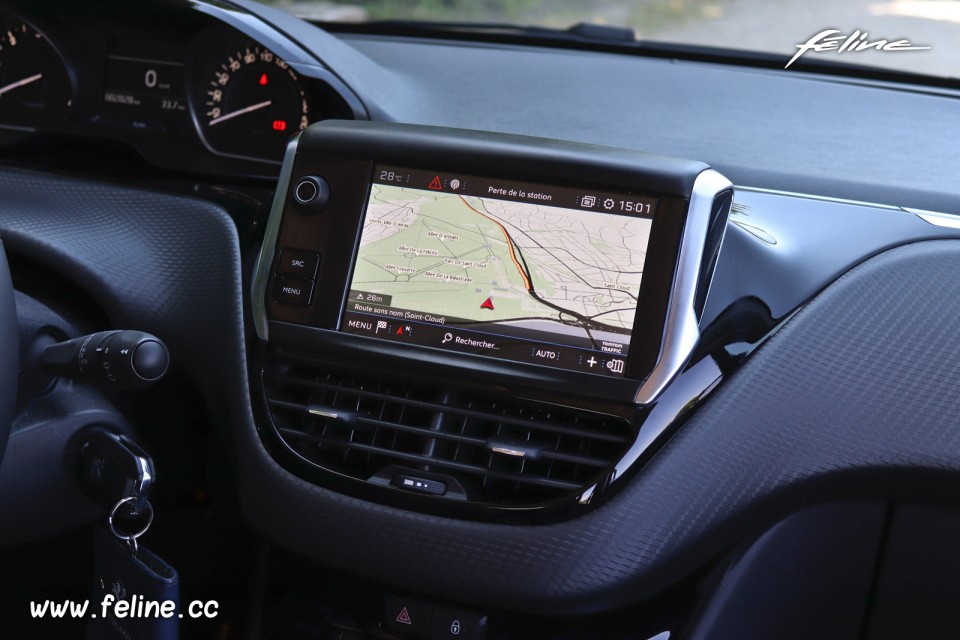 Photo écran tactile Peugeot 208 I Allure (2018)