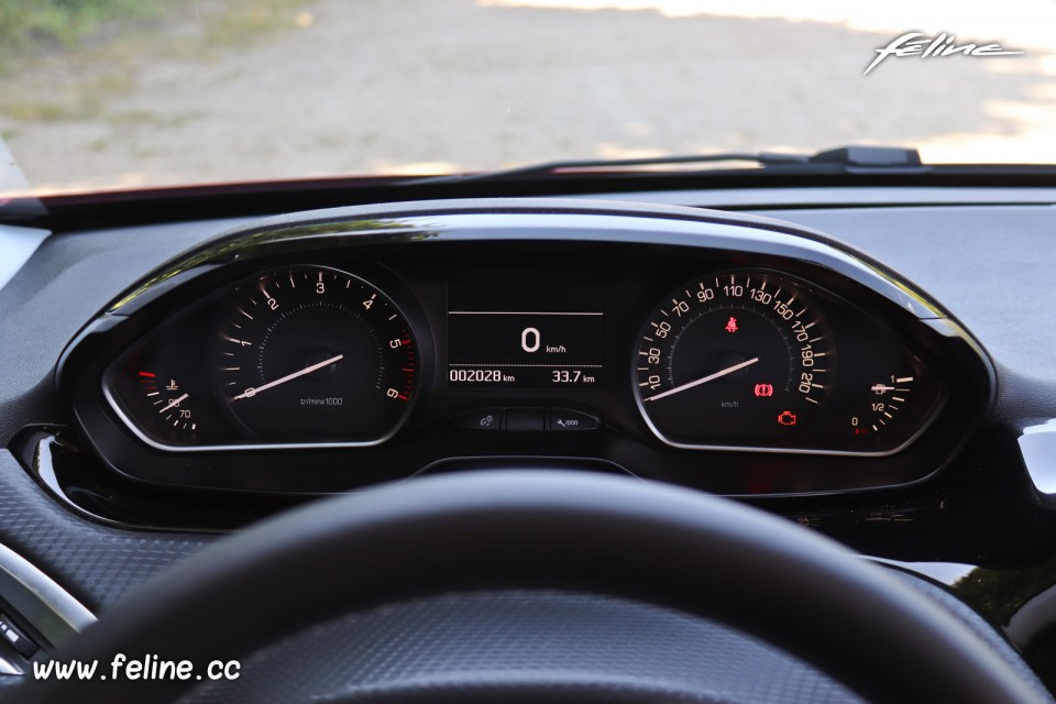 Photo combiné i-Cockpit compteurs Peugeot 208 I Allure (2018)