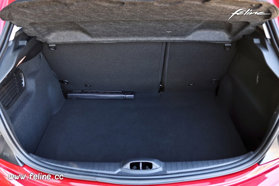 Photo coffre Peugeot 208 I Allure (2018)