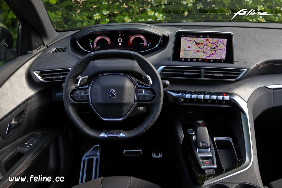 Photo poste de conduite i-Cockpit Peugeot 3008 II GT (2018)