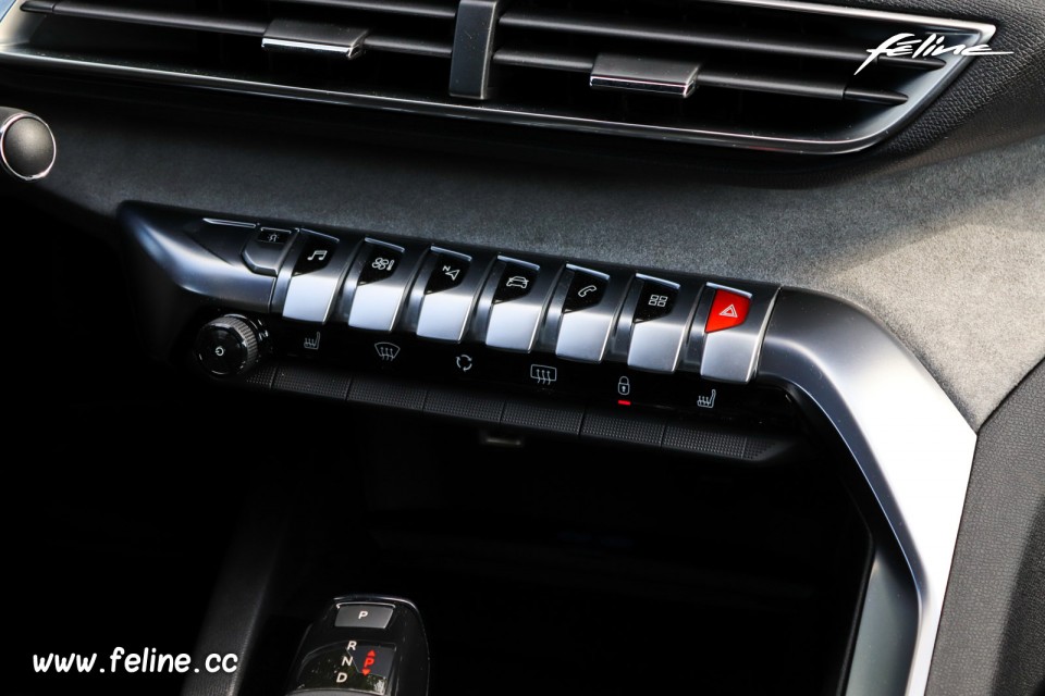 Photo touches piano Toggle Switches Peugeot 3008 II GT (2018)