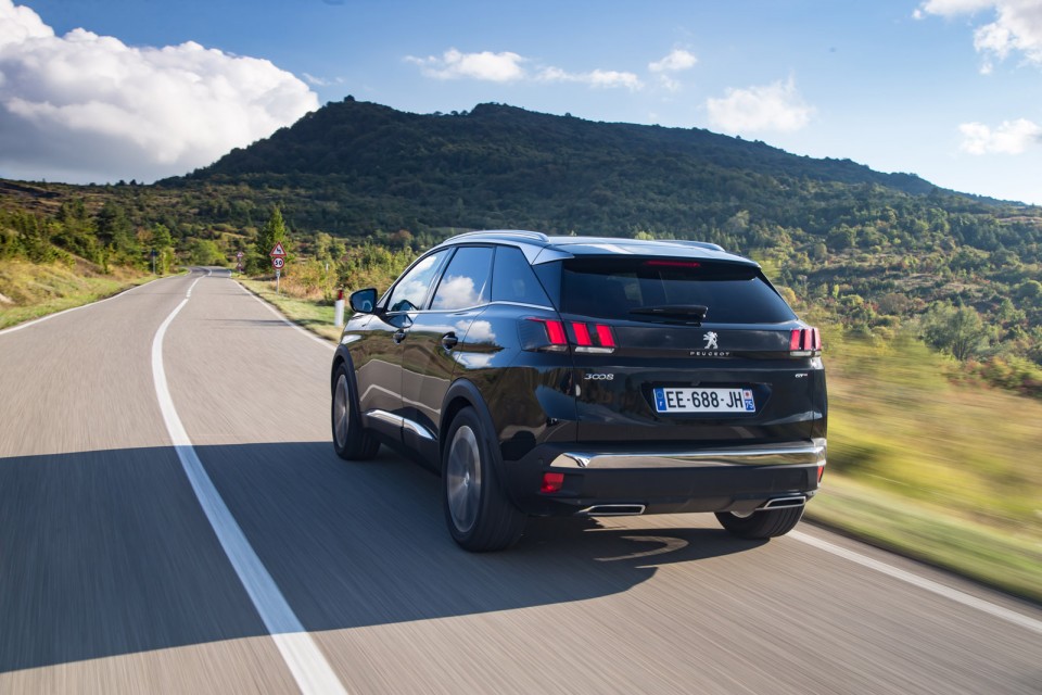 Photo Peugeot 3008 II GT Coupe Franche Gris Amazonite - Essais p