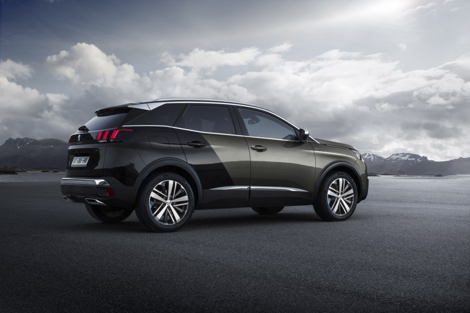 Photo officielle Peugeot 3008 GT Coupe Franche Gris Amazonite (2