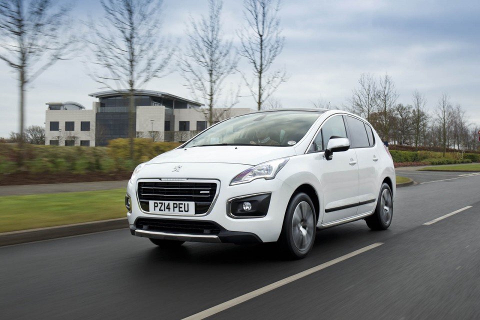 Photo Peugeot 3008 HYbrid4 I Blanc Banquise (restylée 2013) (UK
