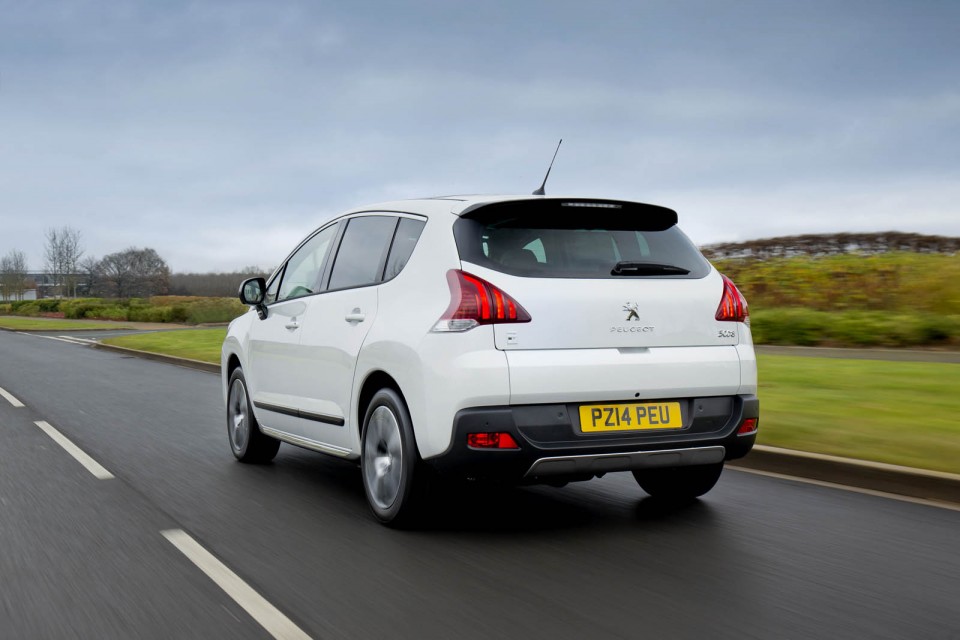 Photo Peugeot 3008 HYbrid4 I Blanc Banquise (restylée 2013) (UK